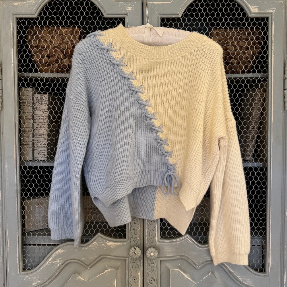 Rare Vita Grace Ivory/Light Blue Knit Long Sleeve Cardigan Sweater O/S